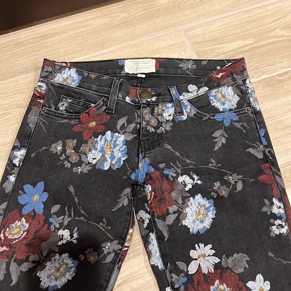Current Elliott size 24 Stiletto jeans in Black Wildflower, cropped - Picture 3 of 9